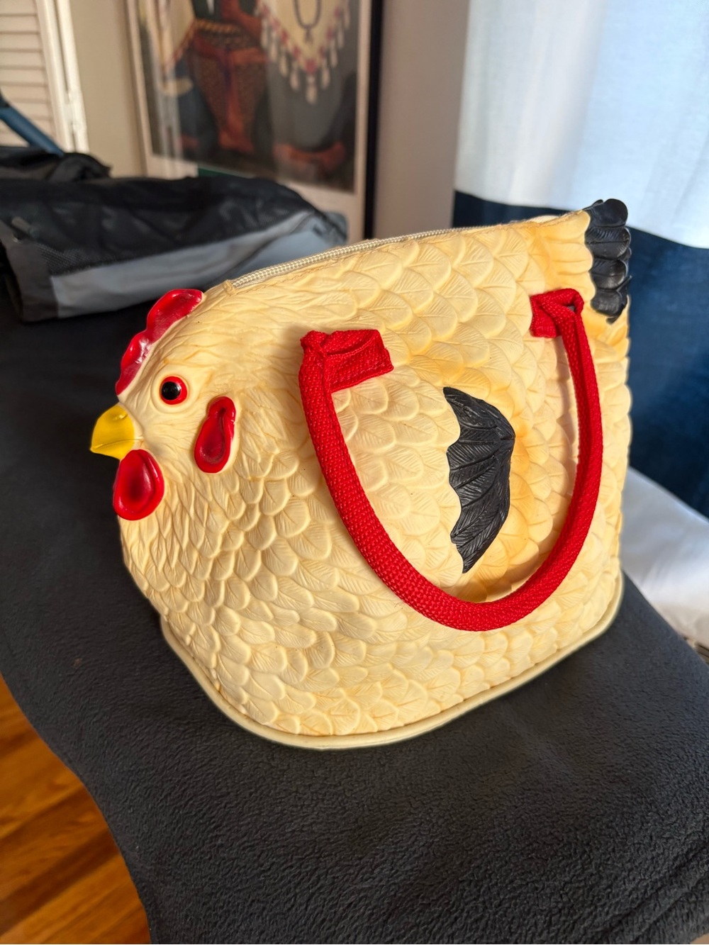 Novelty Yellow Chicken-Shaped Women’s Handbag with Red Handles - Picture 4 of 4